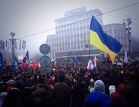 Десятки тысяч людей проводят в Киеве шествие за евроассоциацию (фото)