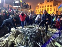 На Европейской площади в Киеве установили палатки (фото)