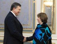 Янукович пообещал Эштон принять меры для урегулирования ситуации