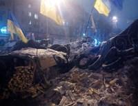 На Майдане возвели пятиметровые баррикады (фото)