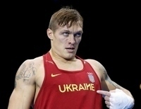 Сегодня олимпийский чемпион Александр Усик проведет свой второй бой на профессиональном ринге 