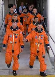 С американского космодрома успешно стартовал шаттл «дискавери» с семью астронавтами на борту