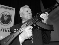 Умер Михаил Калашников, конструктор легендарного автомата АК