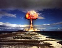 взрыв атомной бомбы