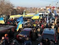 Автомайдан почти вплотную подобрался к резиденции Януковича (фото)