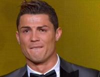 Криштиану Роналду не смог сдержать слез, получая «Золотой мяч» (видео)