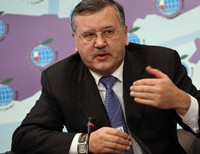 Гриценко рассказал, что «Батькивщина» рискует стать «тоталитарной сектой»