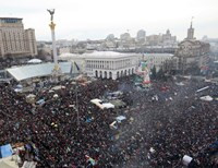 Митингующие на Майдане Незалежности освистали лидеров оппозиции