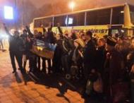 Львовяне не&nbsp;пустили в&nbsp;Киев сотрудников местного &laquo;Беркута&raquo; (видео)