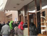 Протестующие снимают осаду здания Черновицкой ОГА
