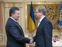 ЕС хочет урегулирования украинского кризиса без отставки Януковича