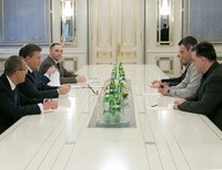Янукович встретился с оппозиционерами