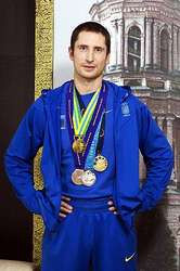 Серебряный призер по плаванию олимпиады-2000 в сиднее денис силантьев: «свои медали не считаю, а взвешиваю. Сколько всего набралось? Больше 35 килограммов»