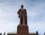 В&nbsp;Житомире снесли памятник Ленину (фото, видео)