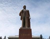 В Житомире снесли памятник Ленину (фото)