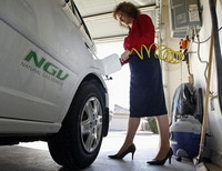За счет установки домашней газовой мини-заправки автовладельцам обещают уменьшить расходы на топливо в&#133; десять раз 