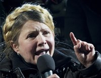 Тимошенко призвала Майдан пока не расходиться