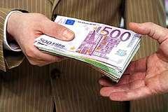 Официальный курс евро за выходные упал на 24 копейки