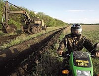 В Донецкой области по всей границе с Россией вырыли ров