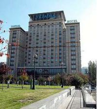 Столичная гостиница «украина» передана в собственность российской компании