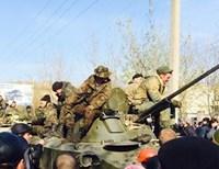 В Краматорске появились танки и БТР (фото)