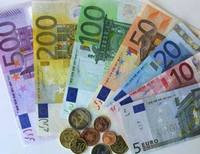 Купюры и монеты евро