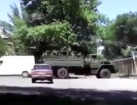 Въезд в Снежное российских боевиков зафиксирован на видео
