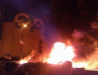 В Киеве на Крещатике загорелась баррикада Майдана (фото)