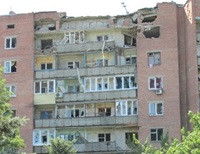 В Краматорске отселяют людей из накренившейся после бомбежки девятиэтажки (фото)