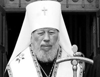 В Киеве тысячи людей прощаются с митрополитом Владимиром (Сабоданом)