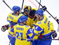 На чемпионате мира по хоккею сборная Украины уступила австрийцам в овертайме, а затем разгромила команду Венгрии 