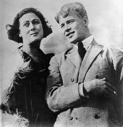 2 мая 1922 года русский поэт сергей есенин зарегистрировал брак со знаменитой американской танцовщицей айседорой дункан