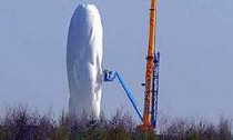В шахтерском крае в британии открыли необычный памятник современного искусства&nbsp;— выходящую из земли 20-метровую голову девочки