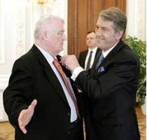 Виктор ющенко наградил председателя национального союза журналистов игоря лубченко орденом ярослава мудрого