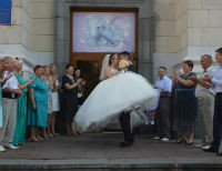 В Житомире боец аэромобильной бригады женился во время отпуска из АТО 