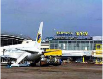 В киевском аэропорту «борисполь» вчера заблокировали самолет из нью-йорка, заподозрив у одной из пассажирок свиной грипп