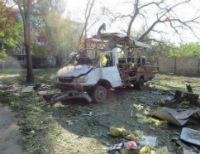 На Донбассе боевики обстреляли санитарный автомобиль: есть потери