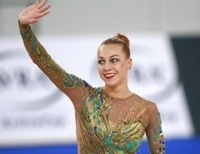 Чемпионка мира по художественной гимнастике Наталья Годунко продала свое «золото» за 100 тысяч гривен, чтобы помочь украинской армии