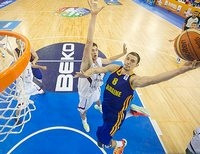Сборная Украины по баскетболу отправилась на турнир во Францию без Дениса Лукашова и Станислава Тимофеенко 