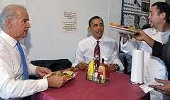 Президент барак обама и вице-президент джо байден пообедали чизбургерами