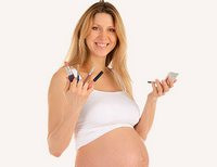 Косметика, которой пользуется беременная женщина, может спровоцировать бронхиальную астму у ребенка 