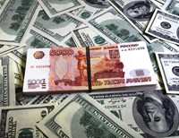 Российский рубль установил очередной антирекорд на бирже
