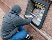 Взламывая банкоматы с помощью вируса «Тюпкин», мошенники снимают деньги без использования пластиковых карточек 