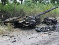 Украинские военные уничтожили 14 террористов, танк и самоходную установку боевиков