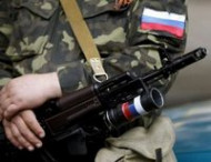 В Луганске военные из РФ днем тренируют террористов, а вечером пьянствуют в местных барах