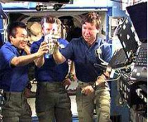 «будем здоровы! «&nbsp;— произнесли обитатели международной космической станции и сделали первый глоток воды, полученной из&#133; Мочи и пота