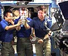«будем здоровы! «&nbsp;— произнесли обитатели международной космической станции и сделали первый глоток воды, полученной из&#133; Мочи и пота