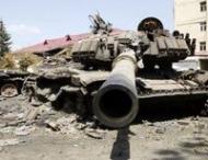 В зоне боевых действий украинские военные потеряли БТР, а террористы — танк