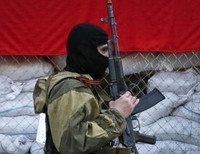 В Станице Луганской боевики обстреляли общеобразовательную школу, когда там выдавали пенсии