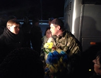 Киевляне встретили защитников донецкого аэропорта (фото)